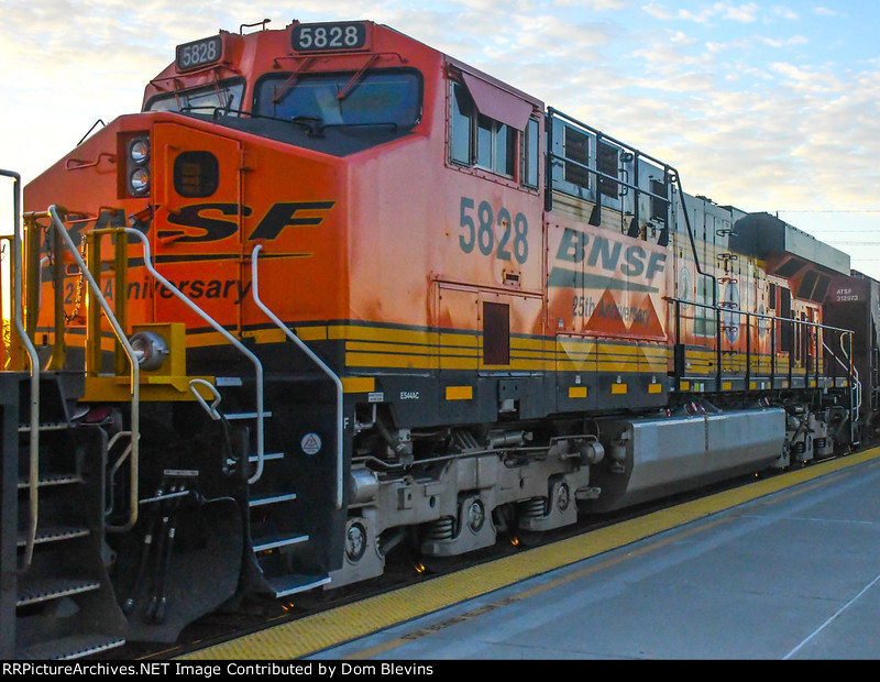 BNSF 5828